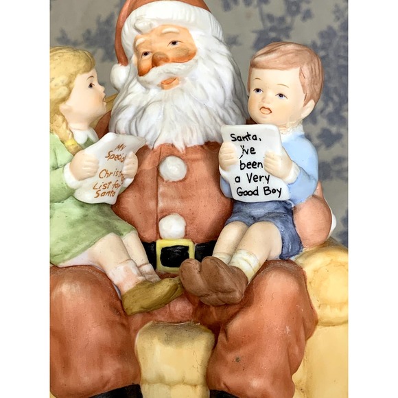 Vintage Enesco Treasured Memories Santa Claus is Coming to Town Music Figurine - Picture 2 of 10